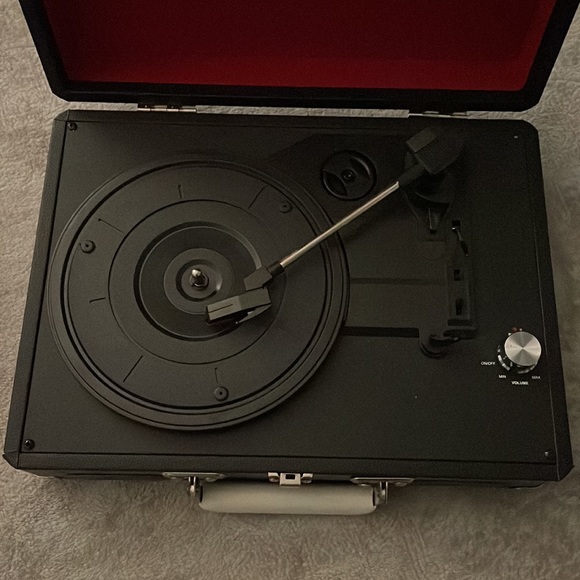 Caperhart Record Player - Picture 2 of 4